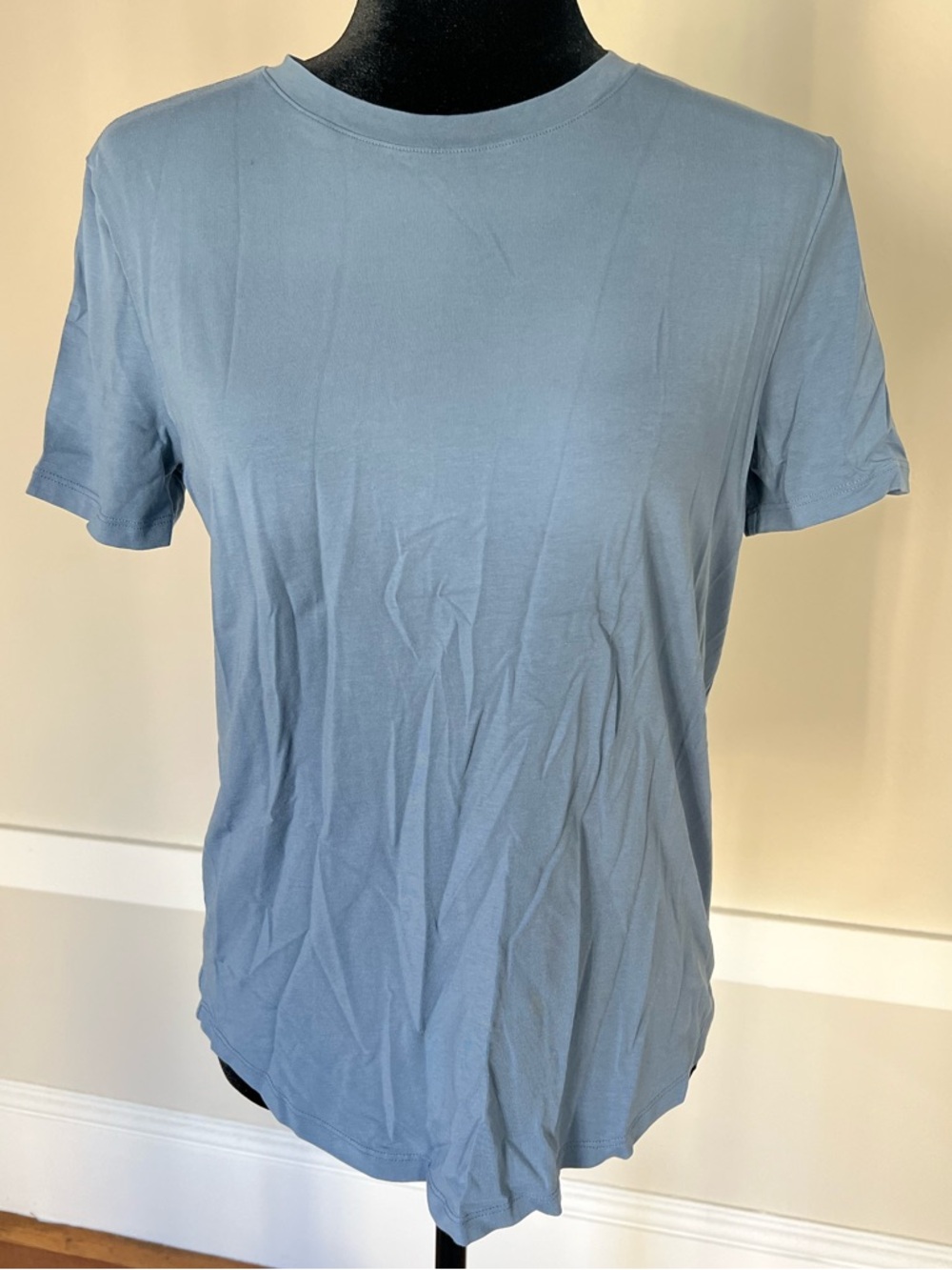 Lululemon Basic Crewneck Athleisure Workout Gym T-Shirt in Dusty Blue Sz Medium
